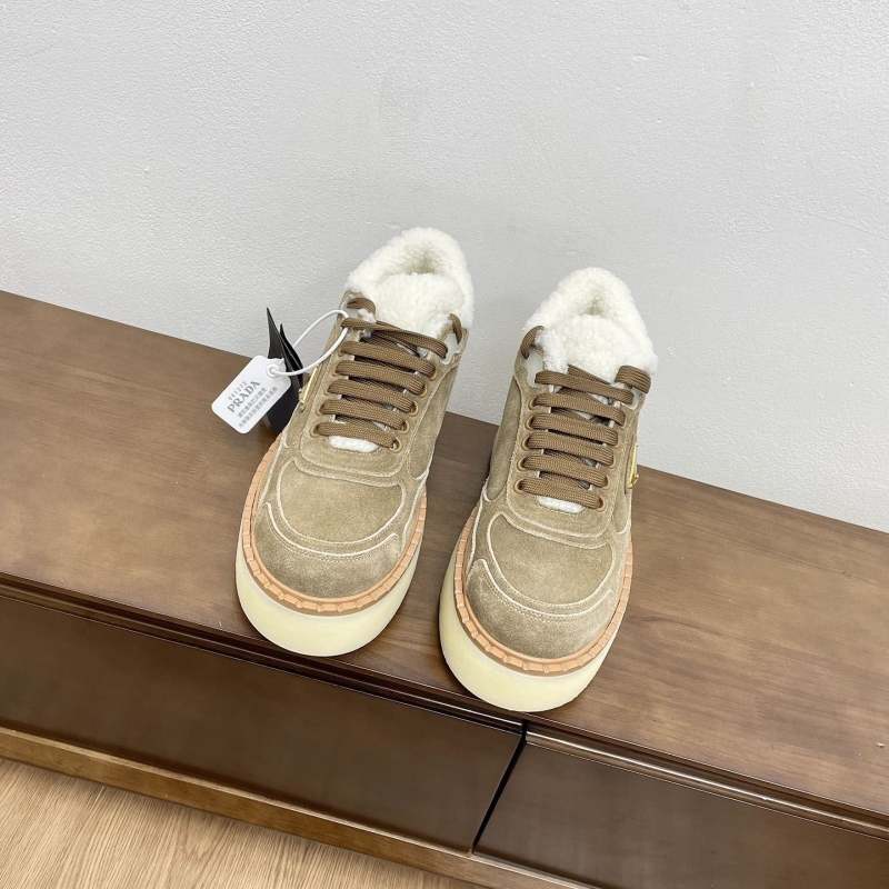 Pra*a casual shoes